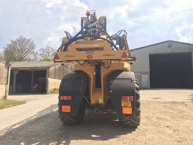 CHALLENGER - ROGATOR 655B SPRAYER - Image 4