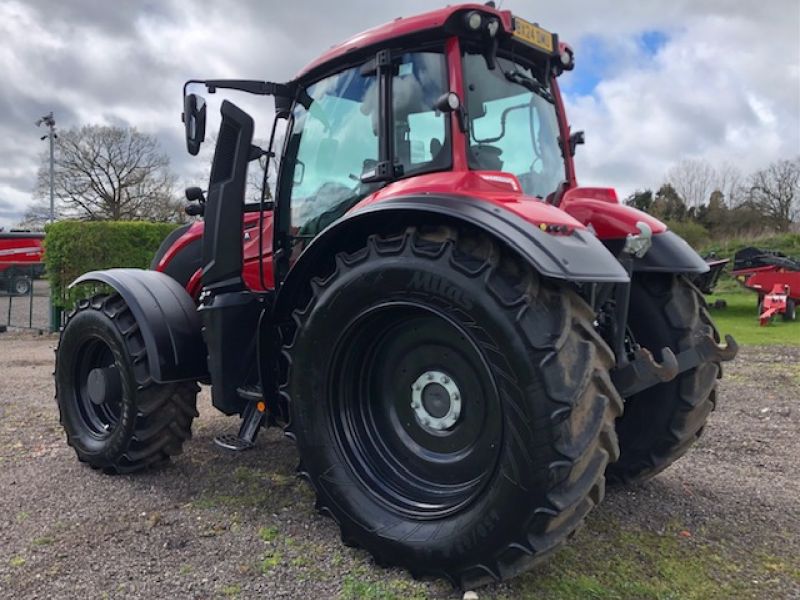 VALTRA - T215A 4WD TRACTOR - Image 4