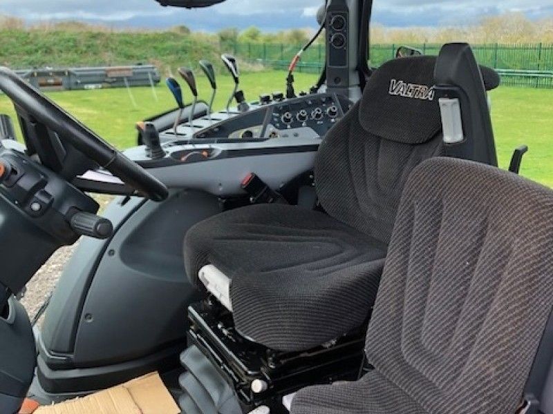 VALTRA - T215A 4WD TRACTOR - Image 6