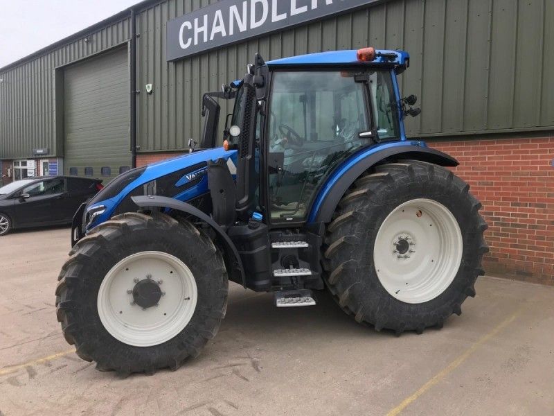 VALTRA - G135A 4WD TRACTOR - Image 2