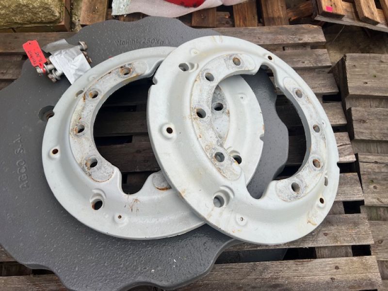 MASSEY FERGUSON - 2 X 250KG REAR WHEEL - Image 3