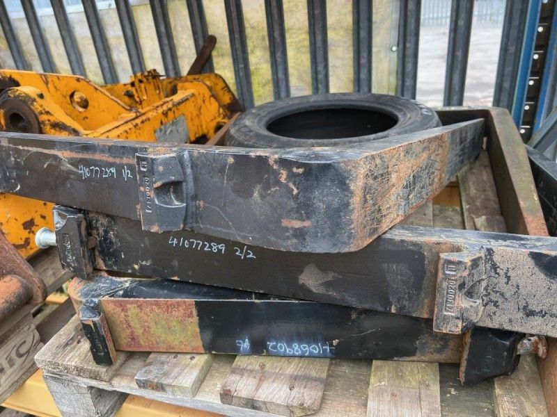 JCB - 4T Forks Pin and Cone - Image 1