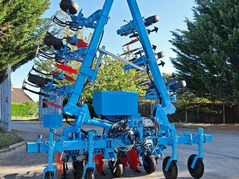 MONOSEM - 8 ROW CULTIVATOR - Image 1