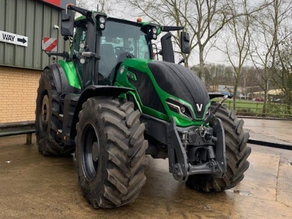 VALTRA - Q305 4WD TRACTOR - Image 1