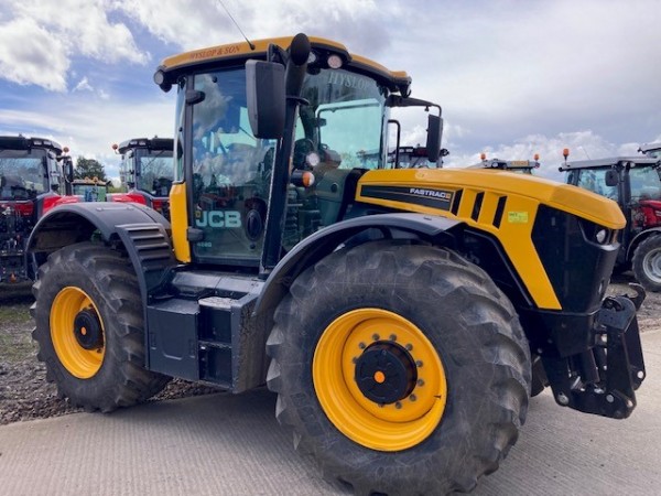 JCB - FASTRAC 4220 TRACTOR - Image 1