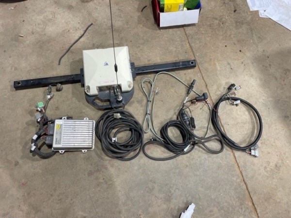 TRIMBLE - 3.200 RECEIVER - Image 1