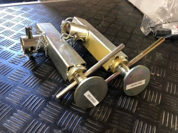 IFOR WILLIAMS - KX6316 PROPS - Image 1