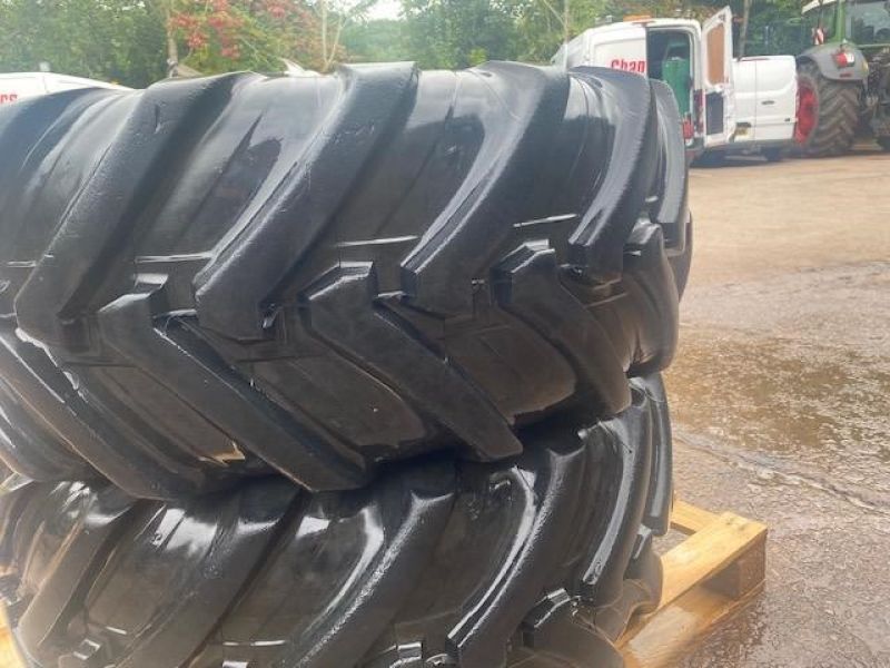 JCB - 380 75R20 TYRE RIMS - Image 4