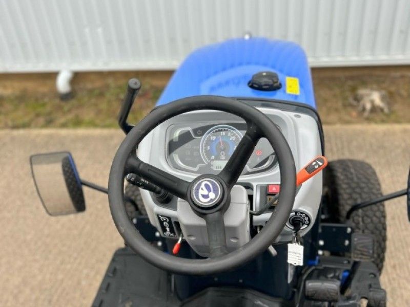 ISEKI - TM4230 COMPACT TRACTOR - Image 7
