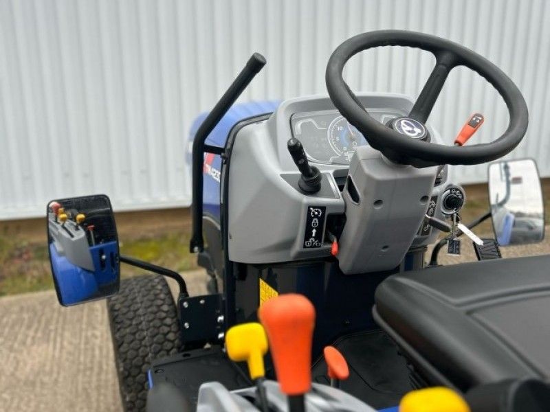 ISEKI - TM4230 COMPACT TRACTOR - Image 8