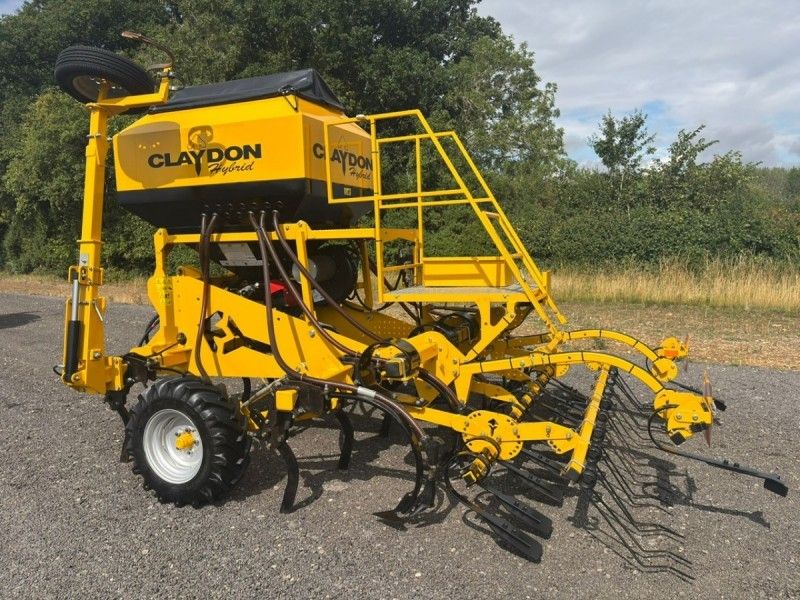 CLAYDON - 3M GRAIN DRILL - Image 1